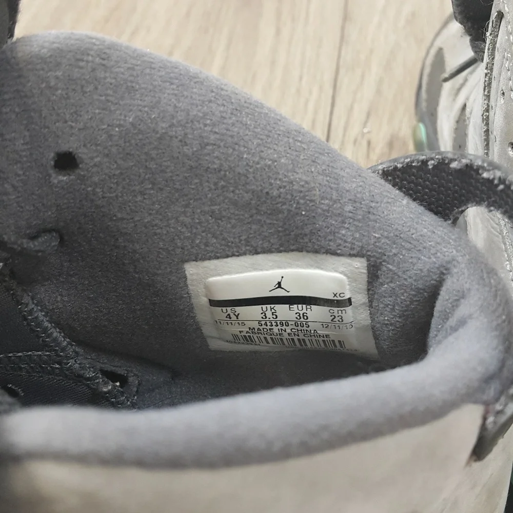 Nike Air Jordans Grey and Mint sz‎ 4 Y